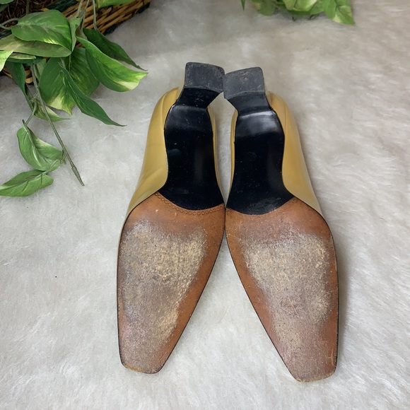 STUART WEITZMAN Gold Leather Square Toe Pump Heels - Picture 8 of 11